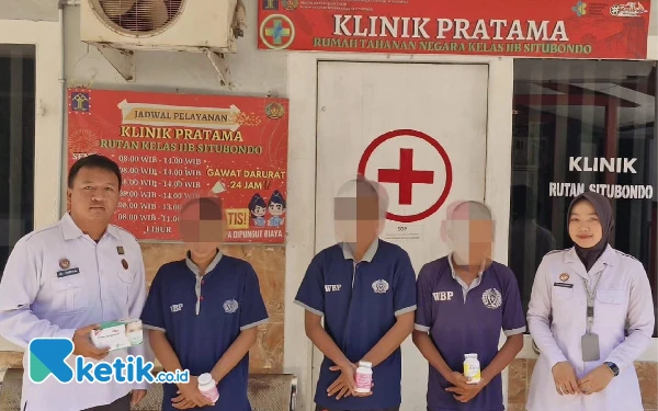 Thumbnail Berita - Upayakan Sistem Imun Warga Binaan Kuat, Rutan Situbondo Beri Vitamin dan Masker