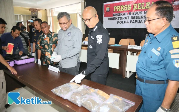 Thumbnail Berita - Polda Papua Barat Ringkus Pelajar Pembawa 1,7 Kg Ganja di Kapal Pelni