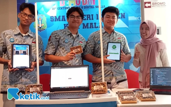 Thumbnail Berita - Jadi Produk Terbaik, SMAN 1 Turen Pamerkan Aplikasi Pengelola Sampah di Demo Day Digital Skills