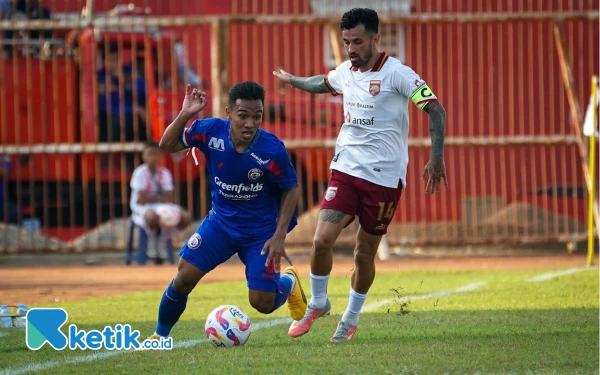 Thumbnail Berita - Rumput Stadion Supriyadi Blitar Dibenahi Usai Arema FC Ditegur LIB