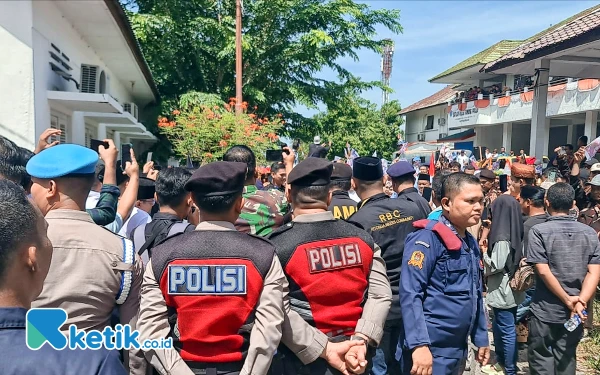 Thumbnail Berita - Polres Labuhanbatu Terjunkan 140 Personel Kawal Pendaftaran di KPU