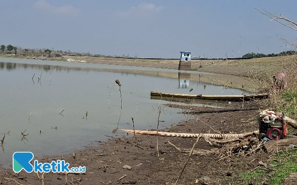 Thumbnail Berita - Volume Air Waduk Dawuhan Madiun Menyusut, Lahan Pertanian Terancam Kekeringan