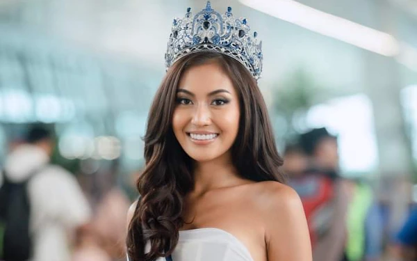 Thumbnail Tata Juliastrid, Puteri Indonesia Pariwisata 2024 bersiap menuju Miss Cosmo International (Foto: Instagram @officialputeriindonesia)