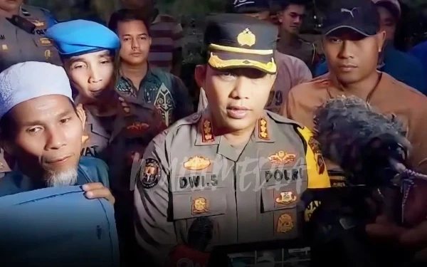 Thumbnail Polisi Terus Buru Pelaku Pembunuhan Gadis Penjual Gorengan di Sumbar