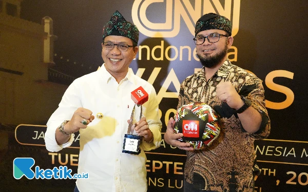 Thumbnail Berita - Gelontorkan Insentif Guru Ngaji Rp 109 Miliar, Bupati Bandung Raih CNN Award