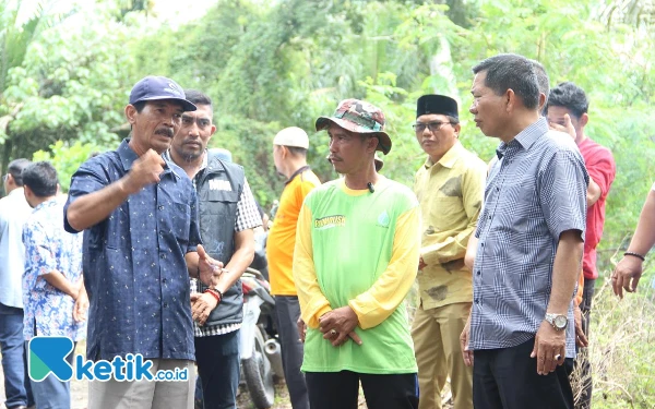 Petani di Abdya Curhat, Cabup Salman Alfarisi Tinjau Lahan Kebun Sawit