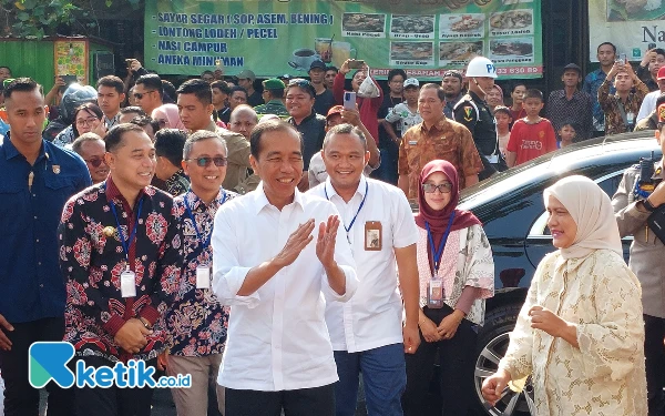 Thumbnail Berita - Jokowi Pastikan Tak Hadiri Penutupan PON Aceh-Sumut, Pilih Jadi Saksi Pernikahan Putra Khofifah di Surabaya