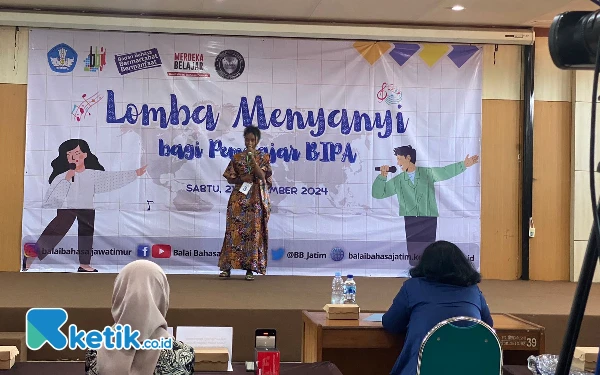 Thumbnail Berita - Mahasiswa Internasional Antusias Ikuti Lomba Nyanyi Berbahasa Indonesia