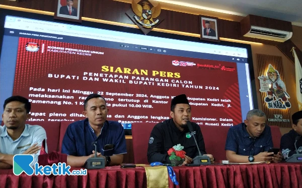 Thumbnail Berita - KPU Kabupaten Kediri Tetapkan Dhito-Dewi dan Deny-Mudawanah Jadi Paslon di Pilkada 2024