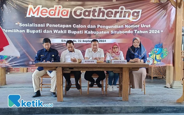 Thumbnail Berita - Sosialisasi Pengundian Nomor Urut, KPU Situbondo Gelar Media Gathering Bersama Wartawan