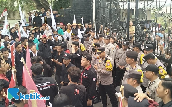 Ribuan Petani Kepung Kantor Pemkab Blitar, Tuntut Penyelesaian Konflik Agraria