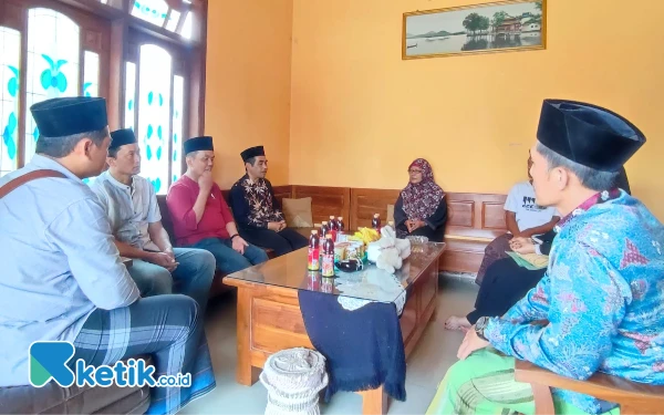 Siswa MTs Plus Al Mahmud Tewas Usai Dilempar Kayu oleh Ustaz, Kemenag Blitar Layat Rumah Duka