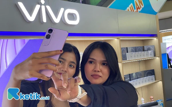 Thumbnail Berita - Cocok untuk Konten Kreator, Asia Jaya Gadget Kenalkan Vivo V40 Lite