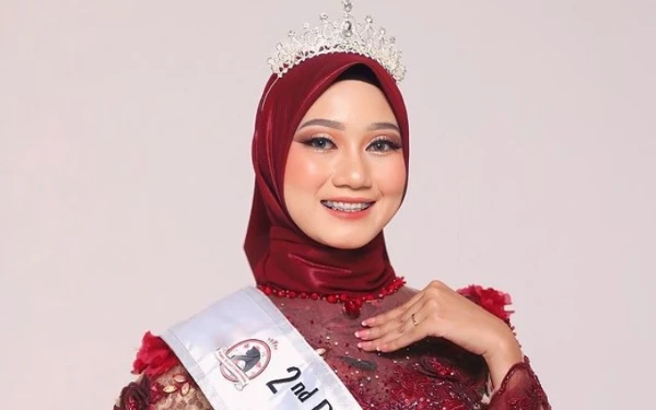 Thumbnail RU 2 Putri Hijabfluencer Jabar 2024, Anggi Nurvitriani (Foto: Instagram @angginv)