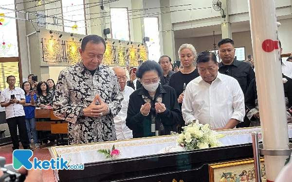 Megawati Hadiri Misa Arwah Romo Benny di Gereja Katolik Kota Malang