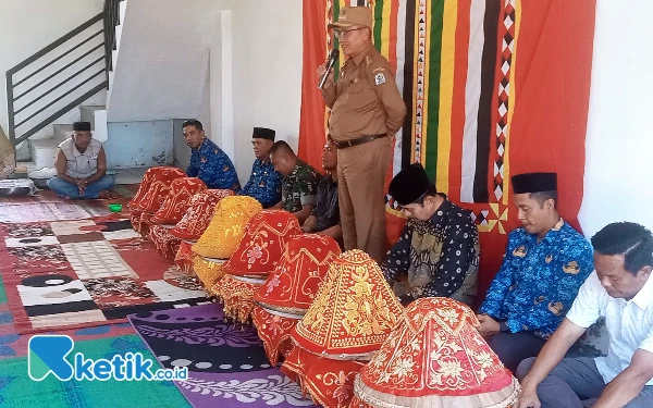 Thumbnail Hadiri Acara Adat Peresmian Kantor Baru SWI, PJ Bupati Aceh Singkil Apresiasi Kritik Wartawan