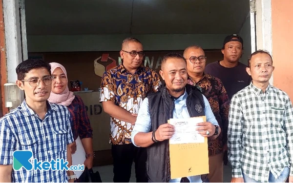 Thumbnail Kampanye di RSUD Otista, Cabup Bandung Sahrul Gunawan Resmi Dilaporkan ke Bawaslu