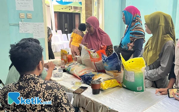 Thumbnail Berita - Pasar Murah di Kelurahan Klojen Diserbu Masyarakat Kota Malang