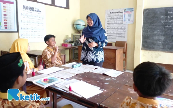 Thumbnail Kisah Nurul Qomariyah, Baru 2 Tahun Lulus dari STAINU Pacitan Langsung Diterima Jadi PPPK