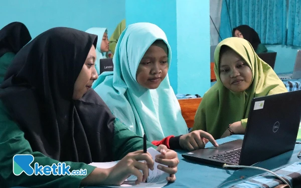 Thumbnail Berita - Tingkatkan Kualitas Kesehatan di Pondok Pesantren, Dosen Ini Ajarkan Surveilans Berbasis Digital