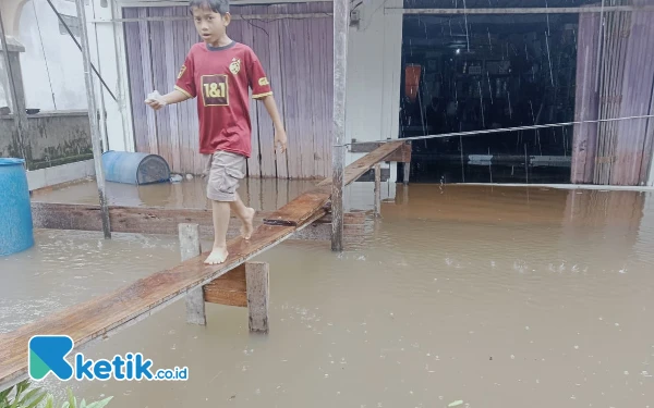 Thumbnail Imbas Banjir, Jalur Evakuasi Ujung Bawang - Sebatang Tidak Bisa Dilintasi