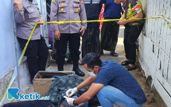 Thumbnail Berita - Penjual Mainan Keliling Asal Cirebon Ditemukan Tewas di Sampang