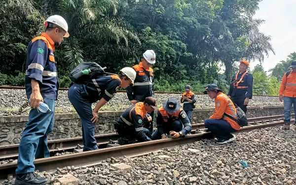 Thumbnail Berita - Waspada Cuaca Ekstrem, KAI Divre III Palembang Jaga 31 Titik Daerah Rawan