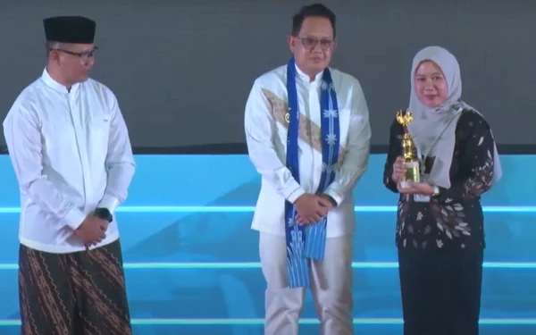 Thumbnail Berita - Hebat! SMAN 1 Karas Magetan Borong 4 Juara di Ajang Bergengsi MEA 2024