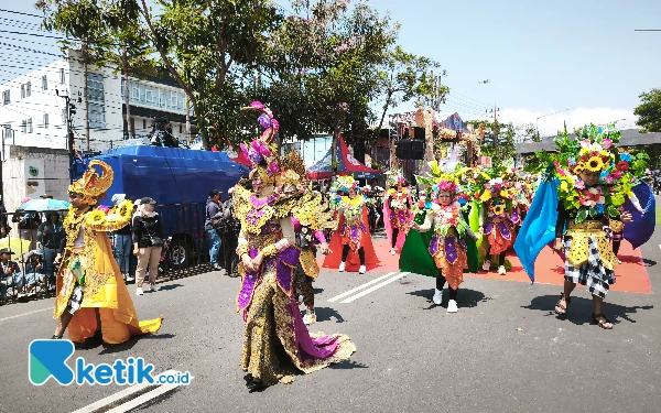 Thumbnail Berita - Batu Art Flower Carnival, Upaya Pemkot Bawa Bunga Kota Batu ke Kancah Nasional