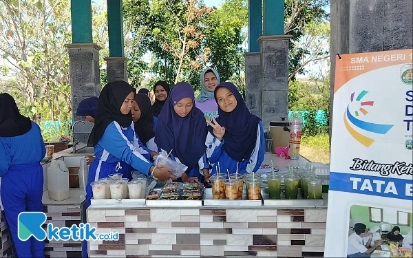 Kembangkan Potensi Wirausaha Siswa, SMAN 1 Panarukan Buka DT Mahameru Mart