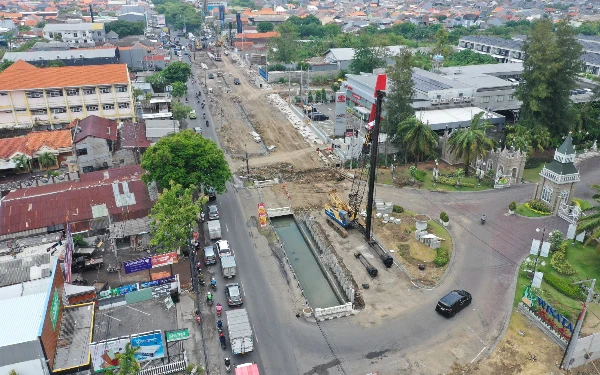 Pemkot Surabaya Percepat Proyek Pelebaran Jalan Raya Menganti Wiyung, Target Rampung Desember 2024