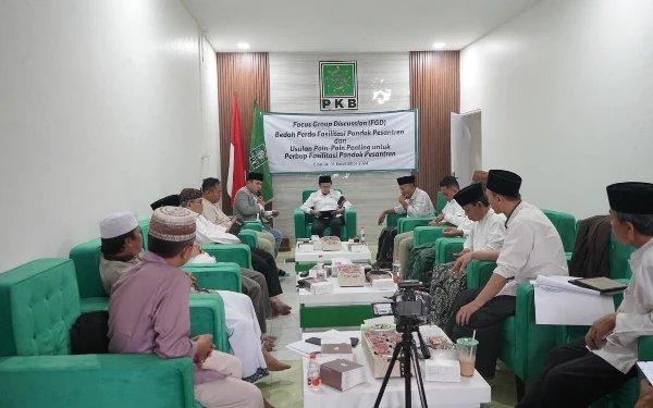 Thumbnail PKB mengapresiasi komitmen Bupati Cianjur terhadap pengembangan pesantren. Hal itu terungkap dalam Focus Group Discussion (FGD) di Kantor DPC PKB Cianjur (Jumat, 1 November 2024) (Foto: PKB Cianjur for Ketik.co.id)