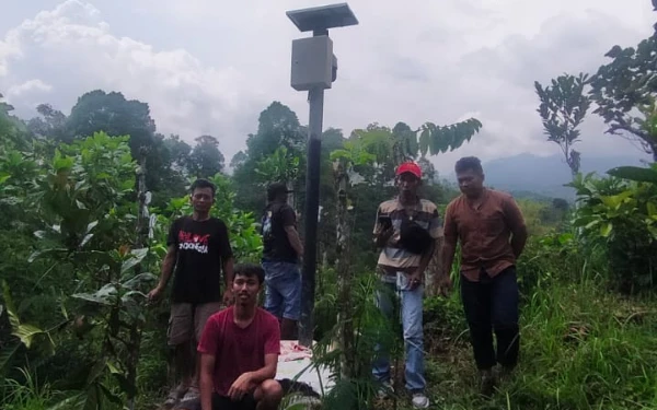 Thumbnail Berita - Dipasang CCTV Pemantau Banjir, Tumpak Sewu Tetap Aman di Musim Hujan