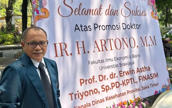 Thumbnail Berita - H Artono Raih Gelar Doktor dengan Studi Potensi Jamu Tradisional Jatim