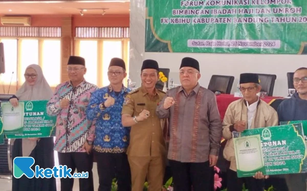 Thumbnail Berita - Aklamasi, KH Sofyan Yahya Terpilih Lagi Ketua FK KBIHU Kabupaten Bandung