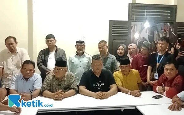 Thumbnail Berita - Yulianto-Ihpan Deklarasi Kemenangan Pilkada Pasaman Barat, Berdasar Real Count C1 Plano 893 Saksi