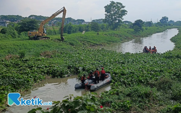 Thumbnail Berita - Kendala Hujan, BPBD Surabaya Hentikan Pencarian Balita 3,5 Tahun