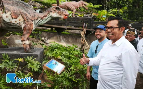 Thumbnail Berita - Tinjau Wahana Baru, Wali Kota Batu Terpilih Puji Keberhasilan PT Selecta Kelola Wisata