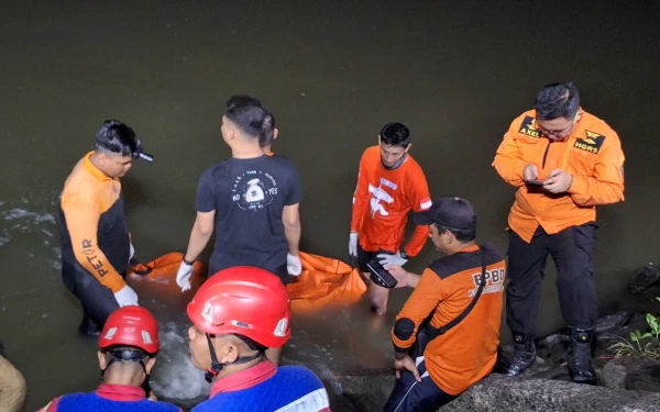 Thumbnail Berita - Tenggelam di Waduk Kedurus, Remaja Bogangin Surabaya Ditemukan Meninggal