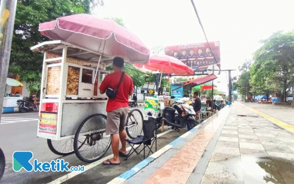 Thumbnail Berita - PKL Liar Mulai Jualan, Pedagang Pasar Sawo Pacitan Sukar Gaet Pelanggan