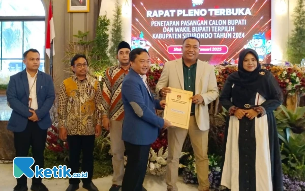 Thumbnail Berita - Paslon Rio-Ulfi Ditetapkan KPU Sebagai Bupati dan Wakil Bupati Situbondo