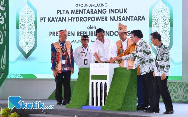 Thumbnail Berita - Lakukan Groundbreaking PLTA Mentarang Induk, Jokowi: Wujud Kerja Sama Indonesia-Malaysia