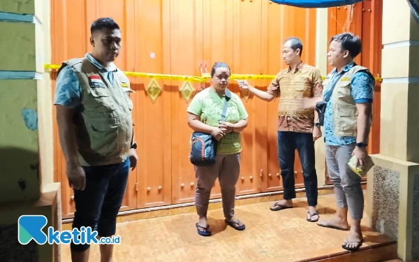 Thumbnail Berita - Polres Malang Grebek Gudang Repacking Beras Bulog Jadi Premium