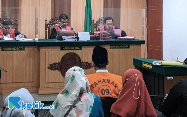 Thumbnail Berita - Cabuli 5 Santriwati, Oknum Pengasuh Ponpes di Kabupaten Malang Divonis 15 Tahun Penjara