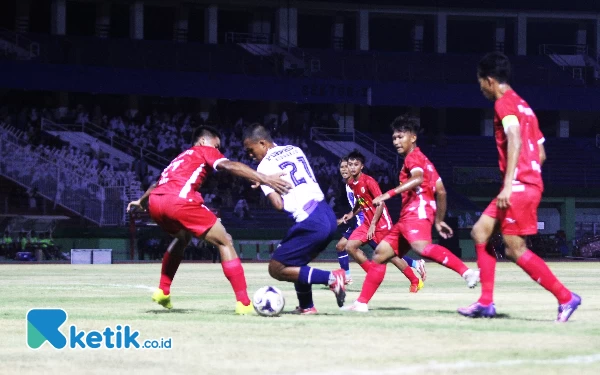 Thumbnail Berita - Miko Tajam dan Yoga Gemilang, Sepak Bola Porprov Sidoarjo Berhasil Pulangkan Mojokerto