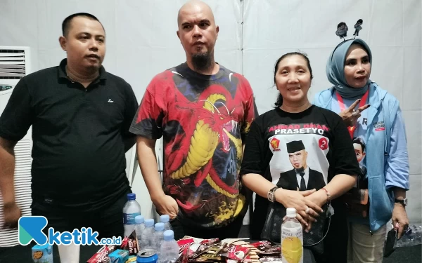 Thumbnail Berita - Dewa 19 Konser di Sidoarjo,  ”Seniman Pemimpin” Ahmad Dhani Yakin Dipilih Generasi Milenial dan Gen Z