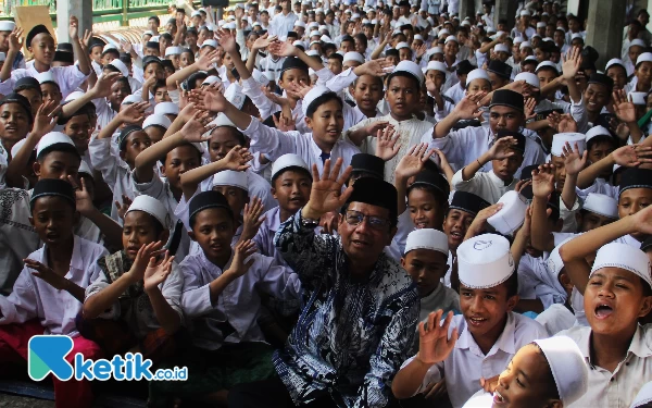 Sambangi Ponpes Al Khoziny Sidoarjo, Ini Pesan Mahfud MD kepada Ribuan Santri