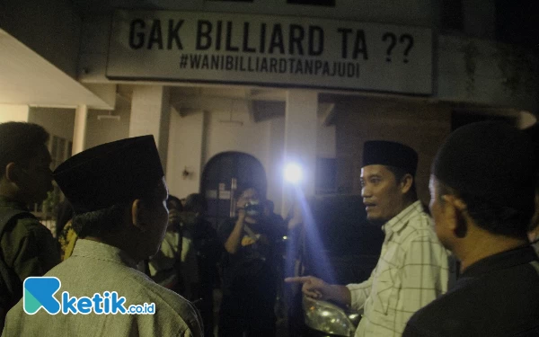 Thumbnail Berita - Info Sidak DPRD Sidoarjo ke Tempat Biliar Diduga Bocor, Probet Billiard Ternyata Tutup