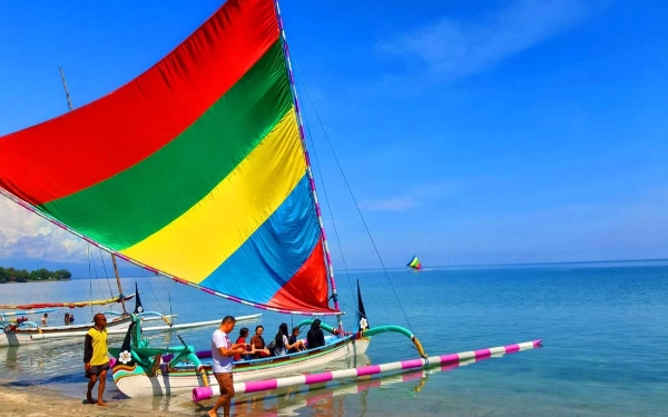 Thumbnail Berita - Bisa Betah! Keelokan Pantai Utara di Jatim