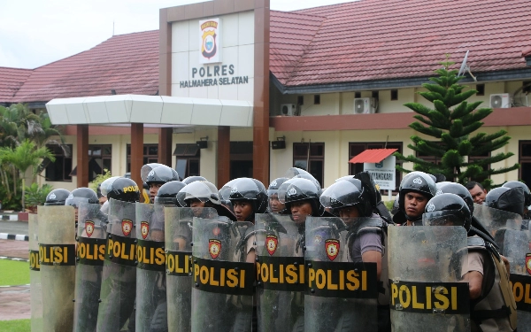 Thumbnail Berita - Polres Halmahera Selatan Gelar Latihan Dalmas Hadapi Pemilukada 2024